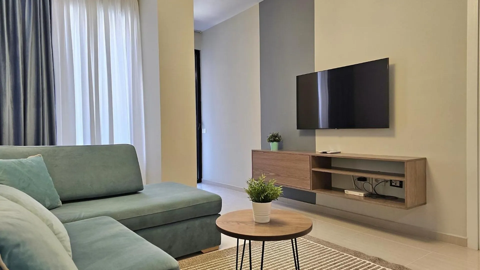 Chic Holiday Apartment With Balcony Sarandë