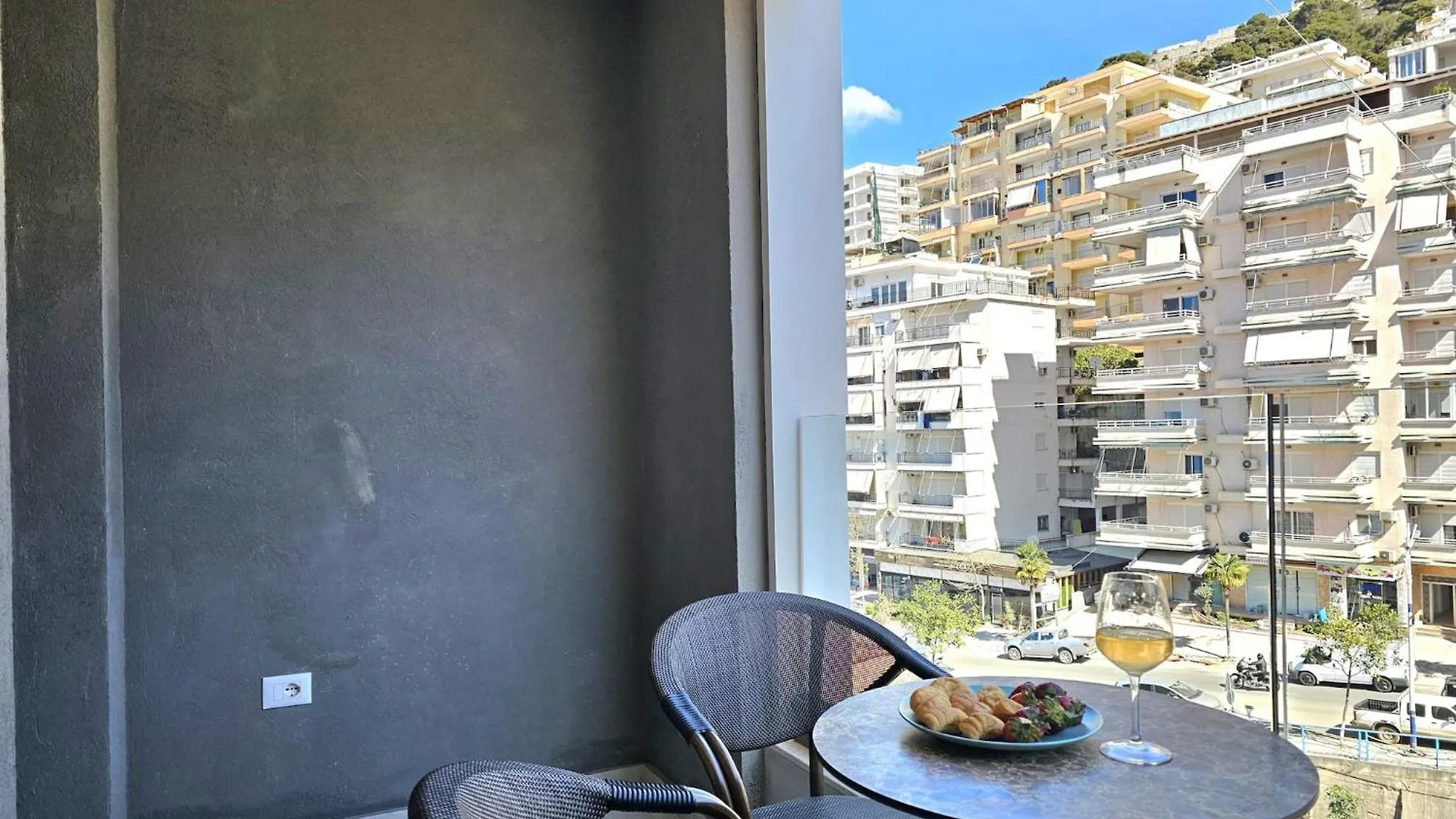 Chic Holiday Apartment With Balcony Sarandë Albanien